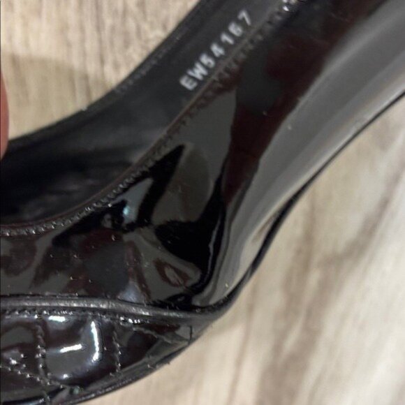 Stuart Weitzman black patent leather  9.5 point toe shoes - Picture 7 of 13